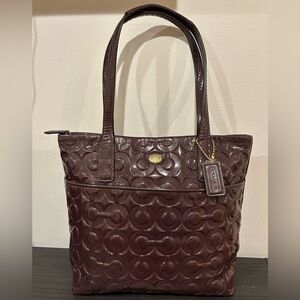 Coach Peyton Signature C embossed patent leather tote EUC